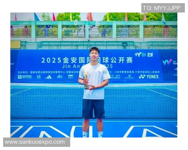 上海网球队实力揭秘：网球巨献背后的故事与成就